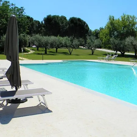 Borgo Romantico Relais קאבאיון ורונסה