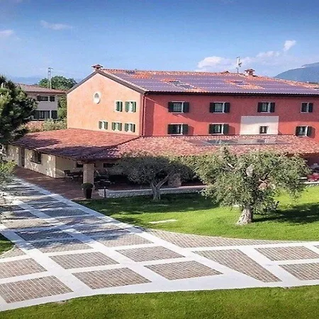 Borgo Romantico Relais מלון קאבאיון ורונסה