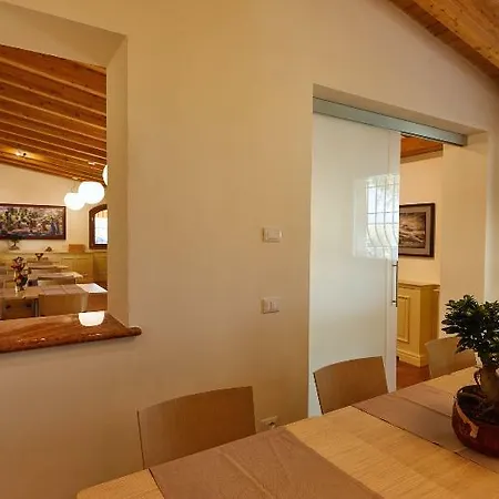 Borgo Romantico Relais מלון קאבאיון ורונסה