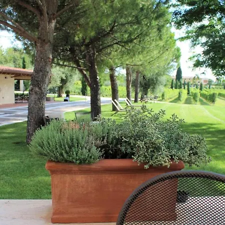 Borgo Romantico Relais מלון קאבאיון ורונסה
