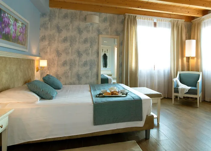 Borgo Romantico Relais Hotel 3*