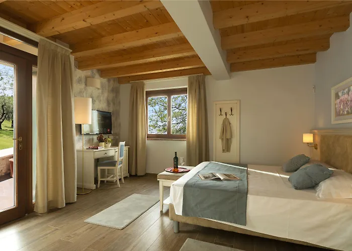 Borgo Romantico Relais Hotel 3*