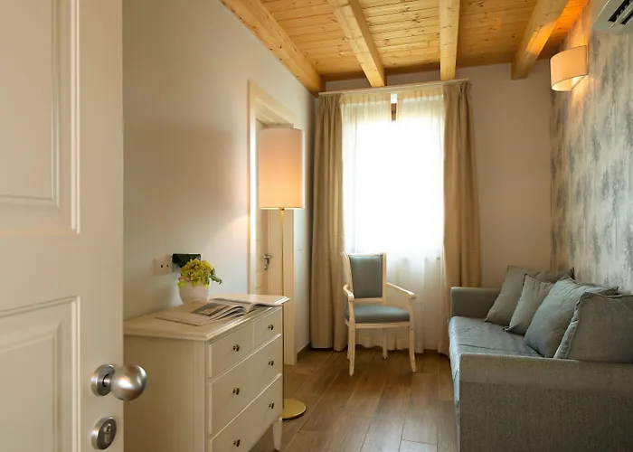 Borgo Romantico Relais Hotel 3*